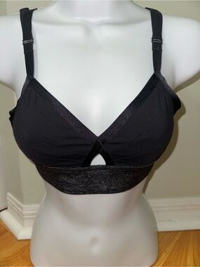 Black Wireless Bralette with Keyhole Front - Women Lululemon sports bra
